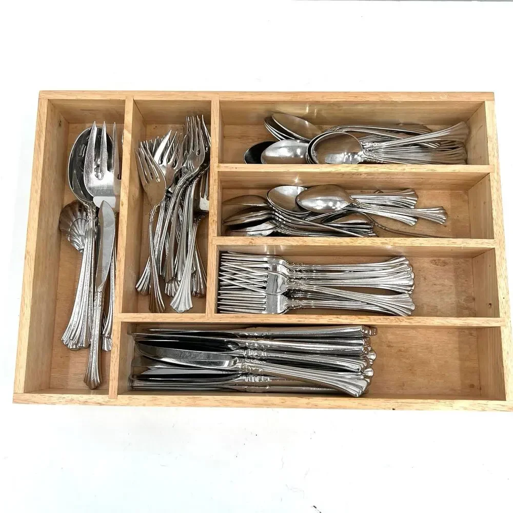 Reed & Barton Japan 18/8 stainless Steel 1800 flatware set